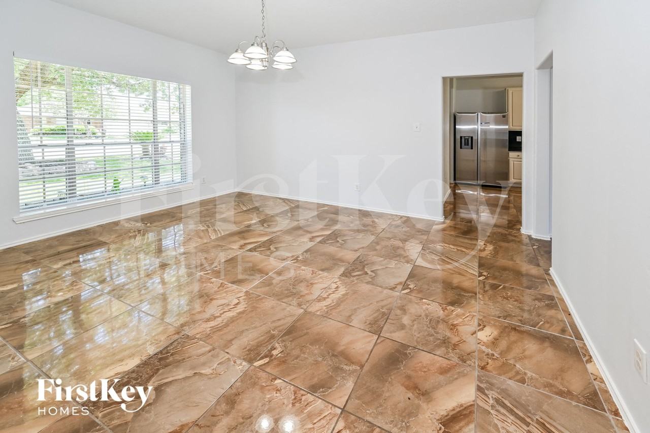 11125 31st Ave N - Photo 4 of 15