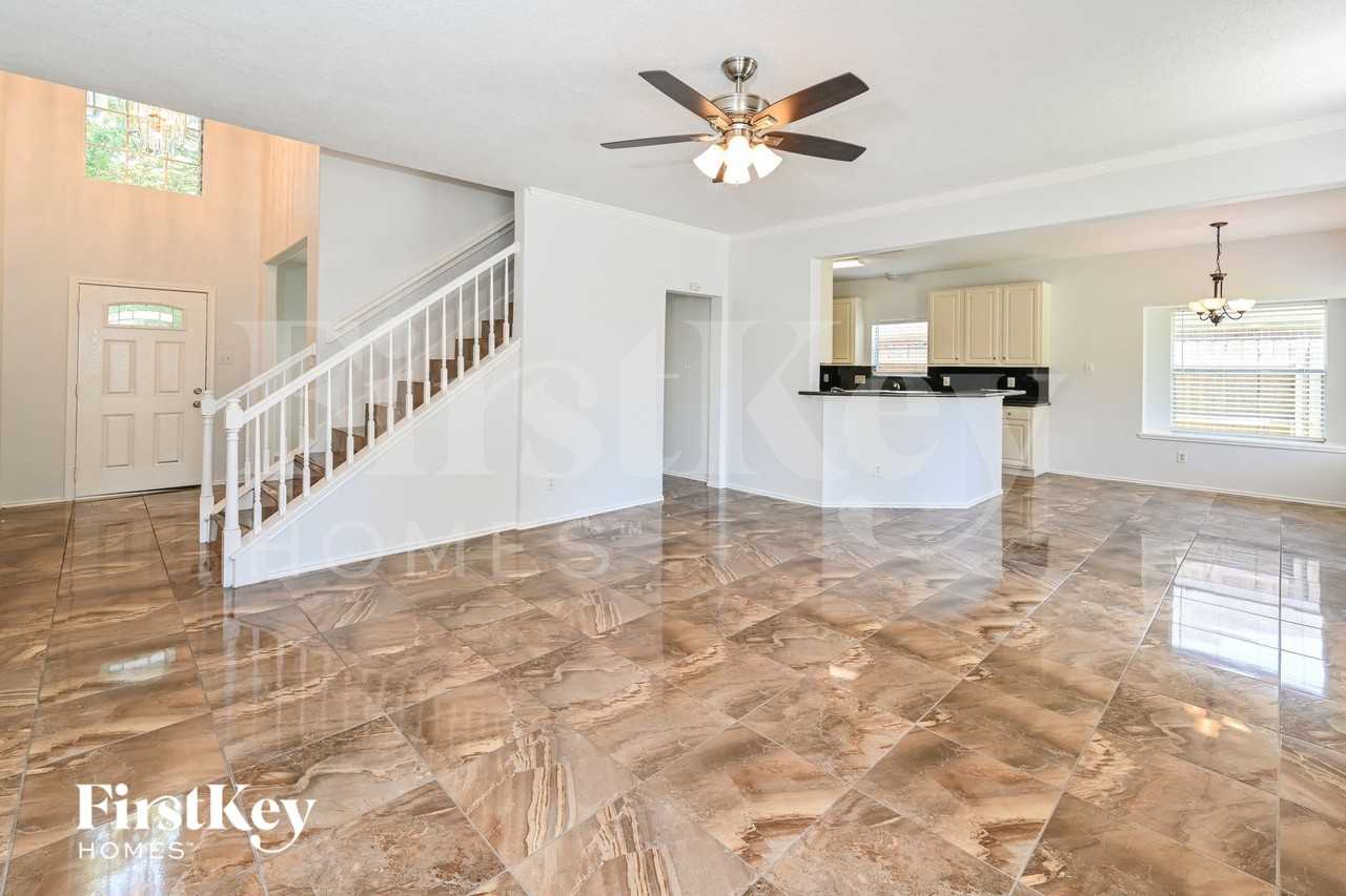 11125 31st Ave N - Photo 7 of 15