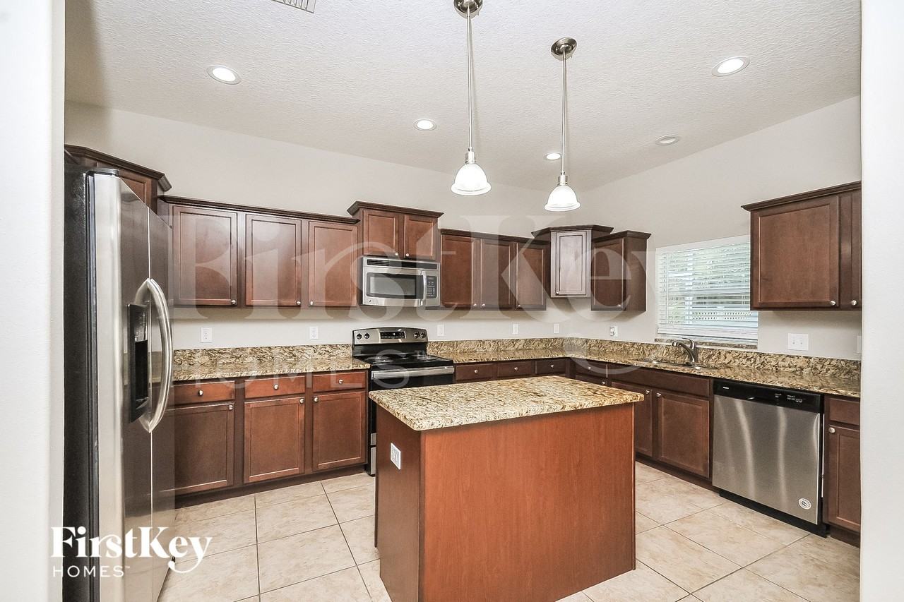 2323 Dakota Rock Dr - Photo 5 of 15