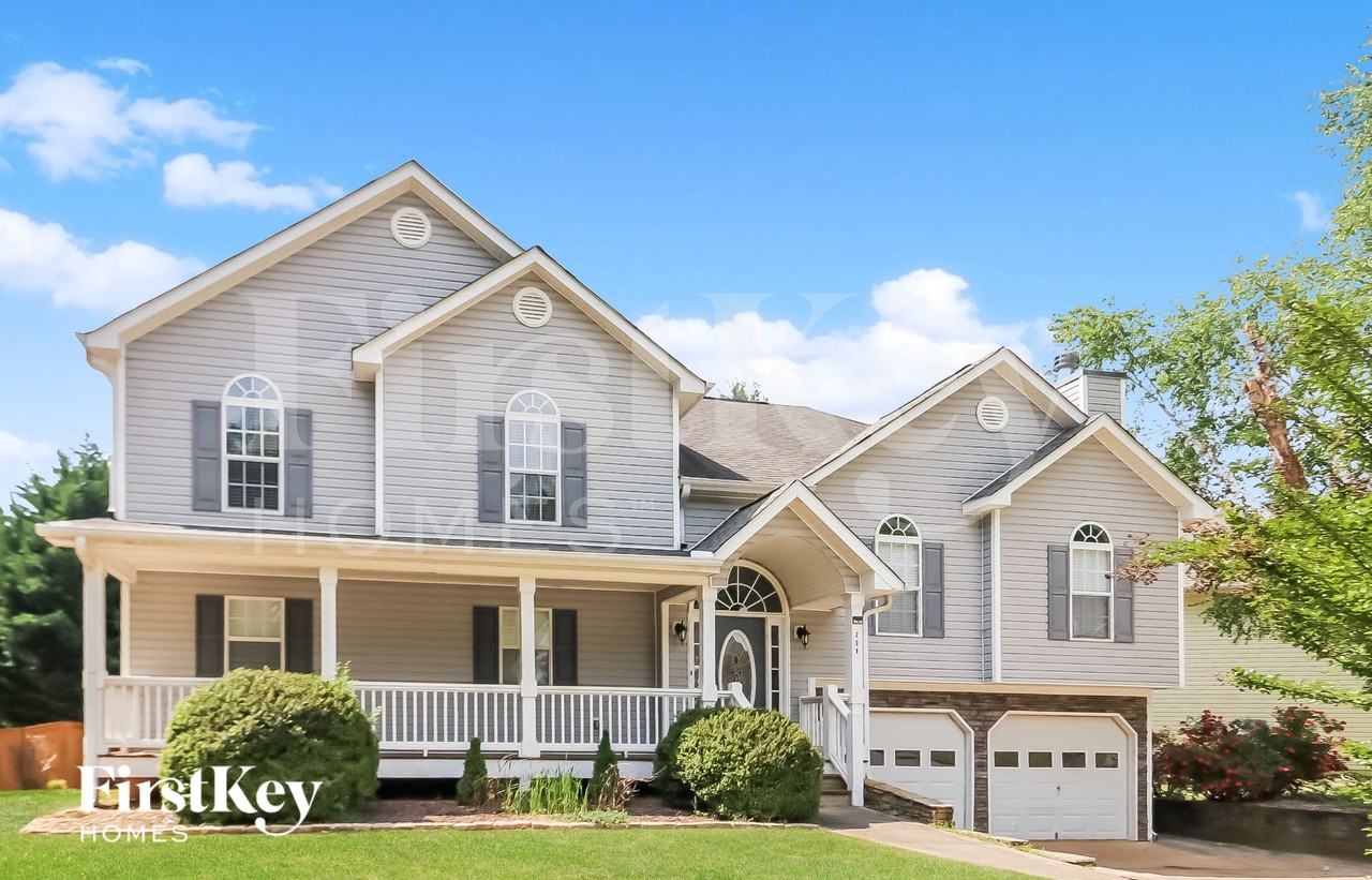 208 Moore Valley Way