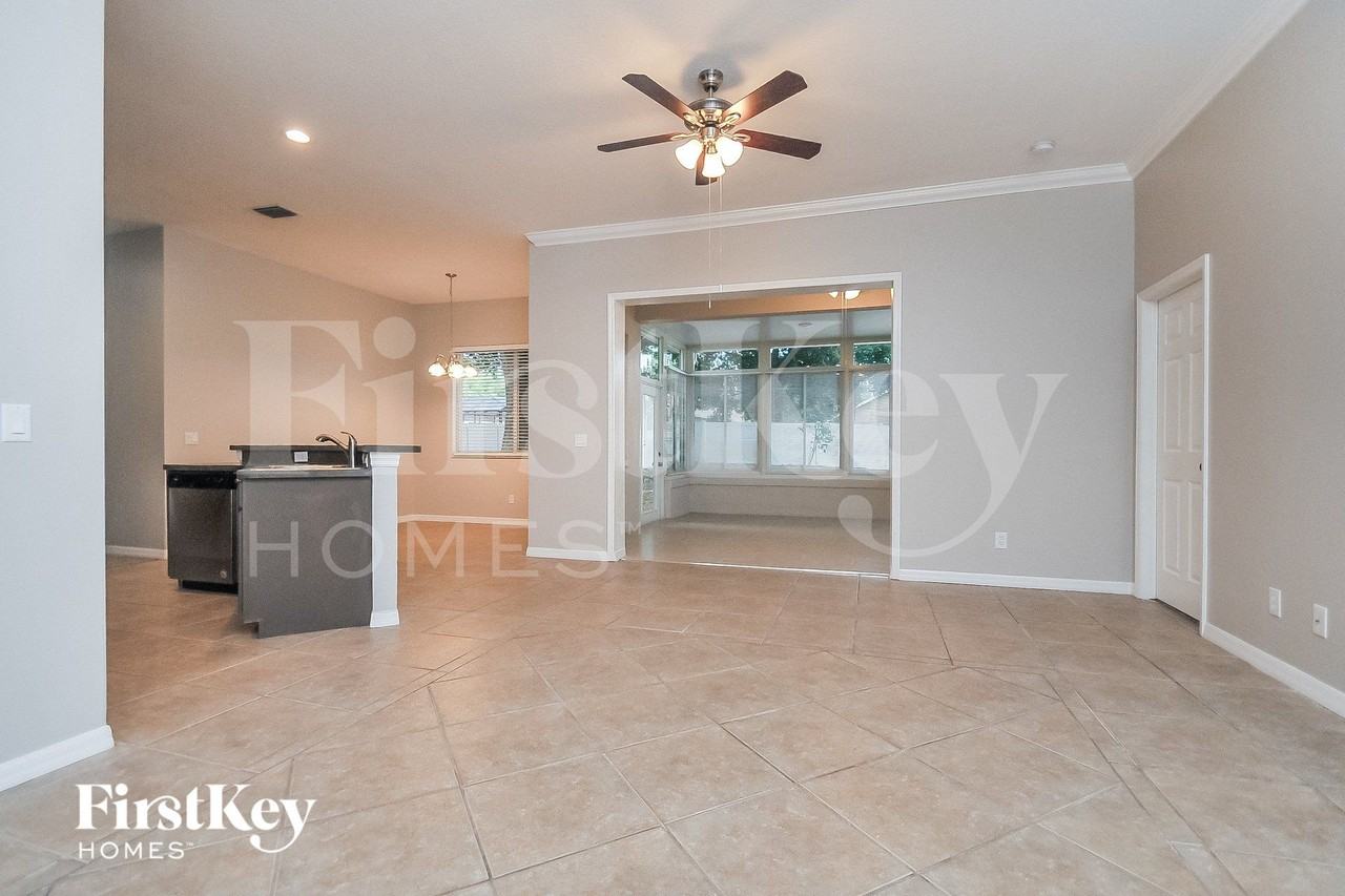1102 Lumsden Trace Cir - Photo 2 of 15