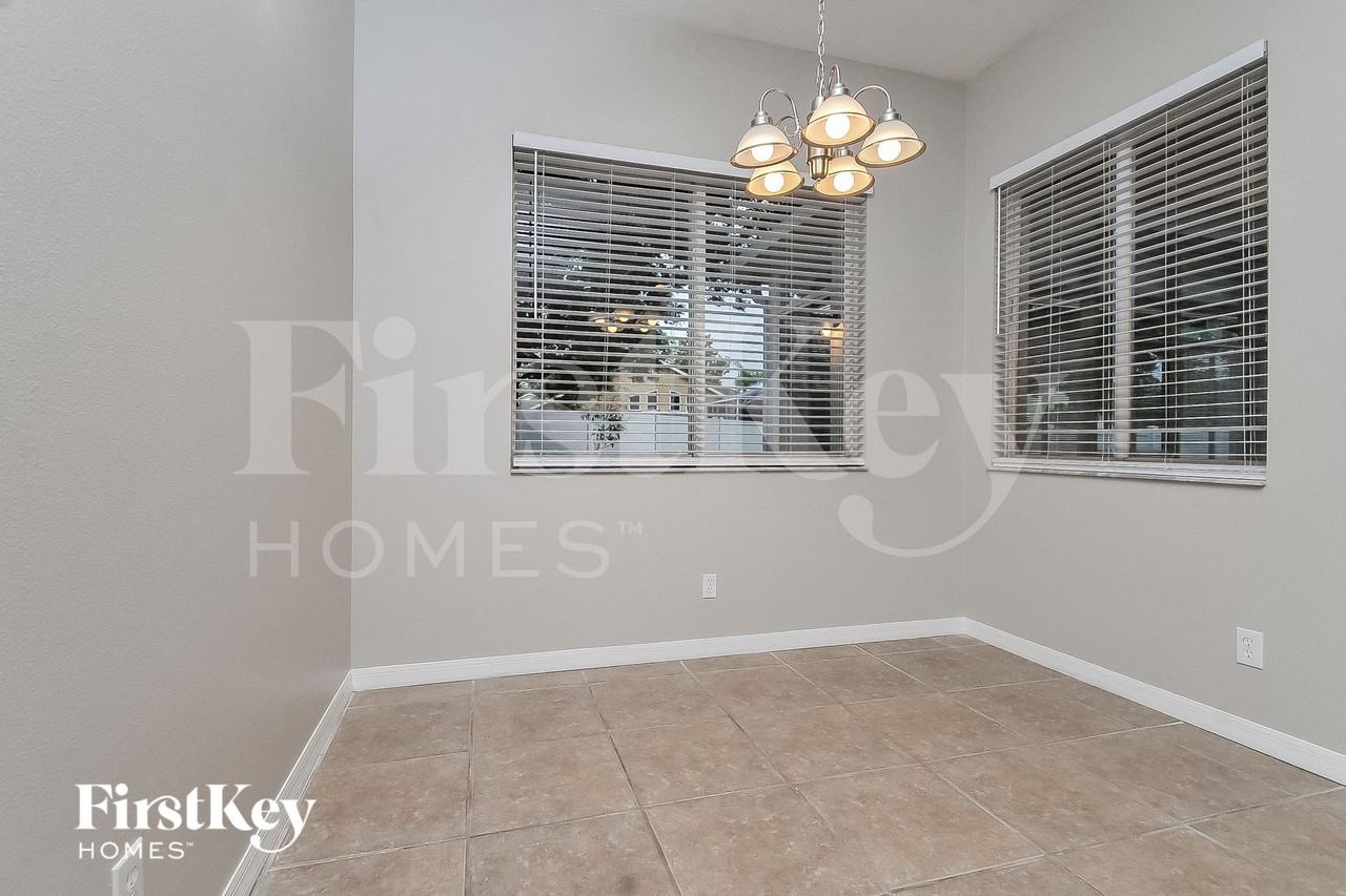 1102 Lumsden Trace Cir - Photo 4 of 15