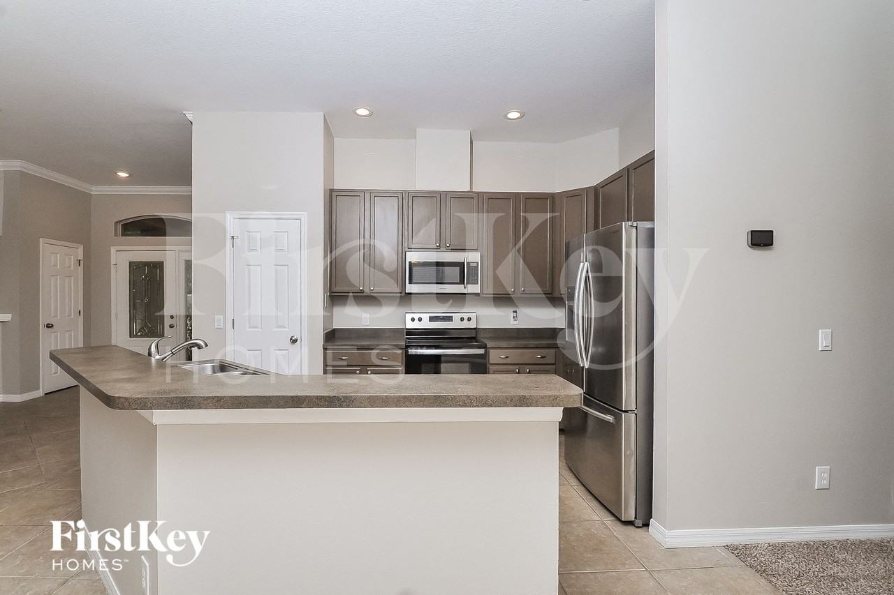1102 Lumsden Trace Cir - Photo 5 of 15