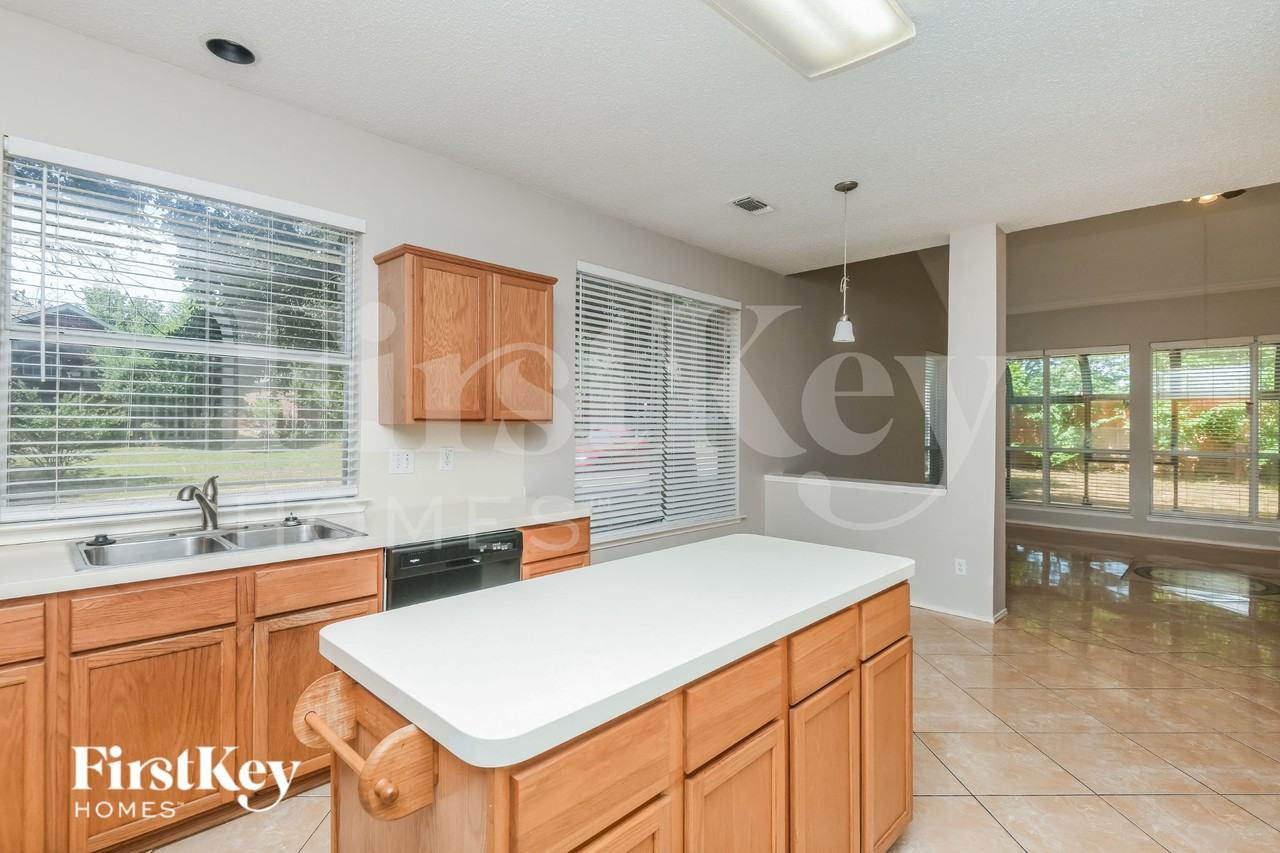 6224 Bowin Drive - Photo 5 of 16