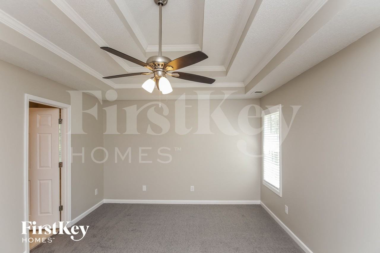 136 Four Oaks Dr - Photo 7 of 15