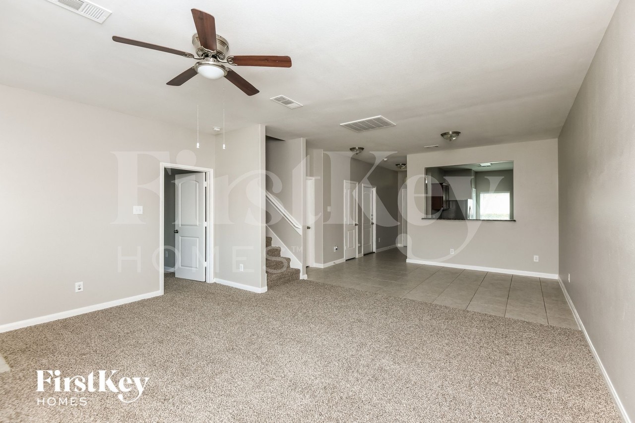 6324 Trinity Creek Dr - Photo 3 of 15