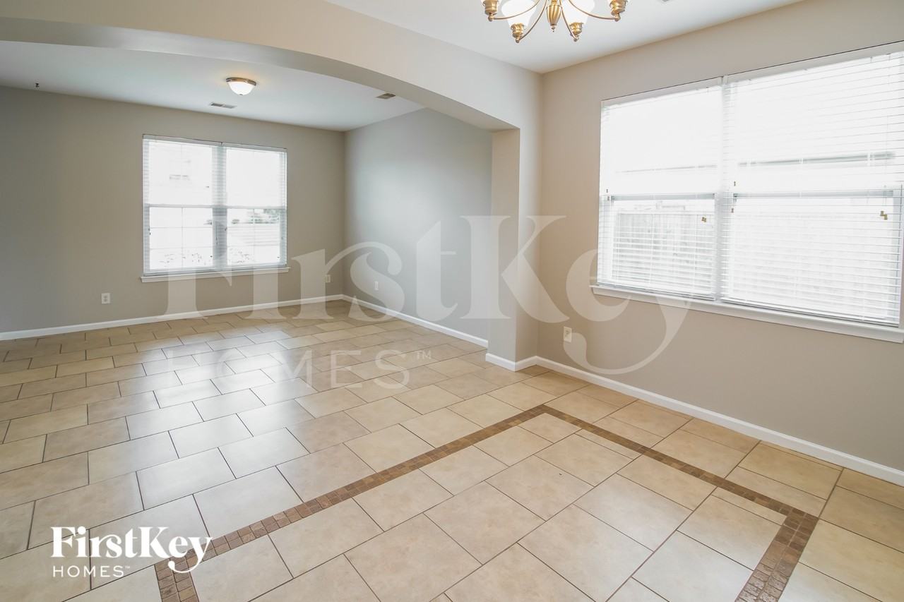 113 Summer View Rd - Photo 4 of 15