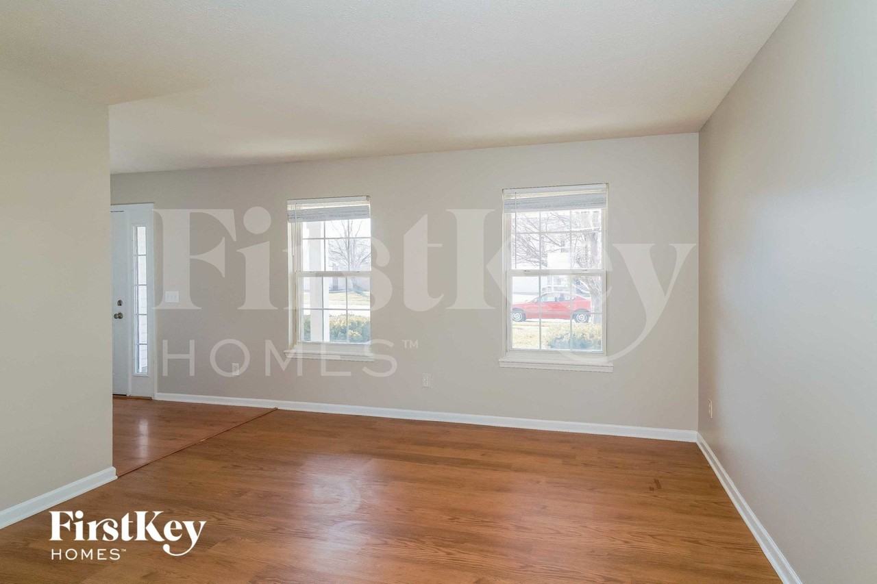 694 Morgan Way - Photo 2 of 15