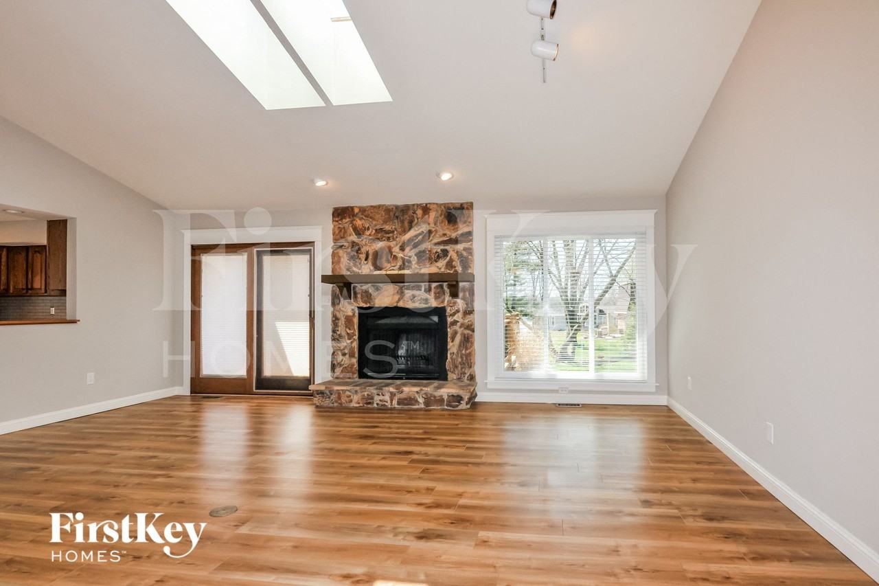 11 Savoy Drive - Photo 3 of 15