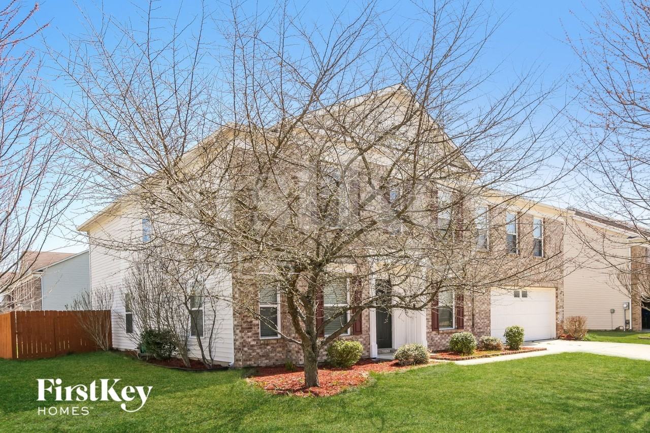 6623 Eagle Crossing Boulevard - Photo 2 of 15