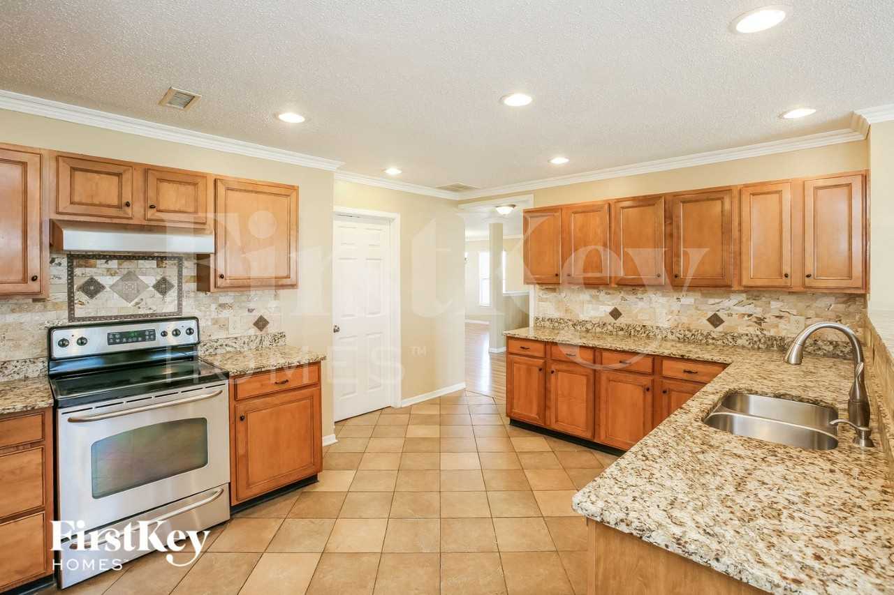 6623 Eagle Crossing Boulevard - Photo 6 of 15