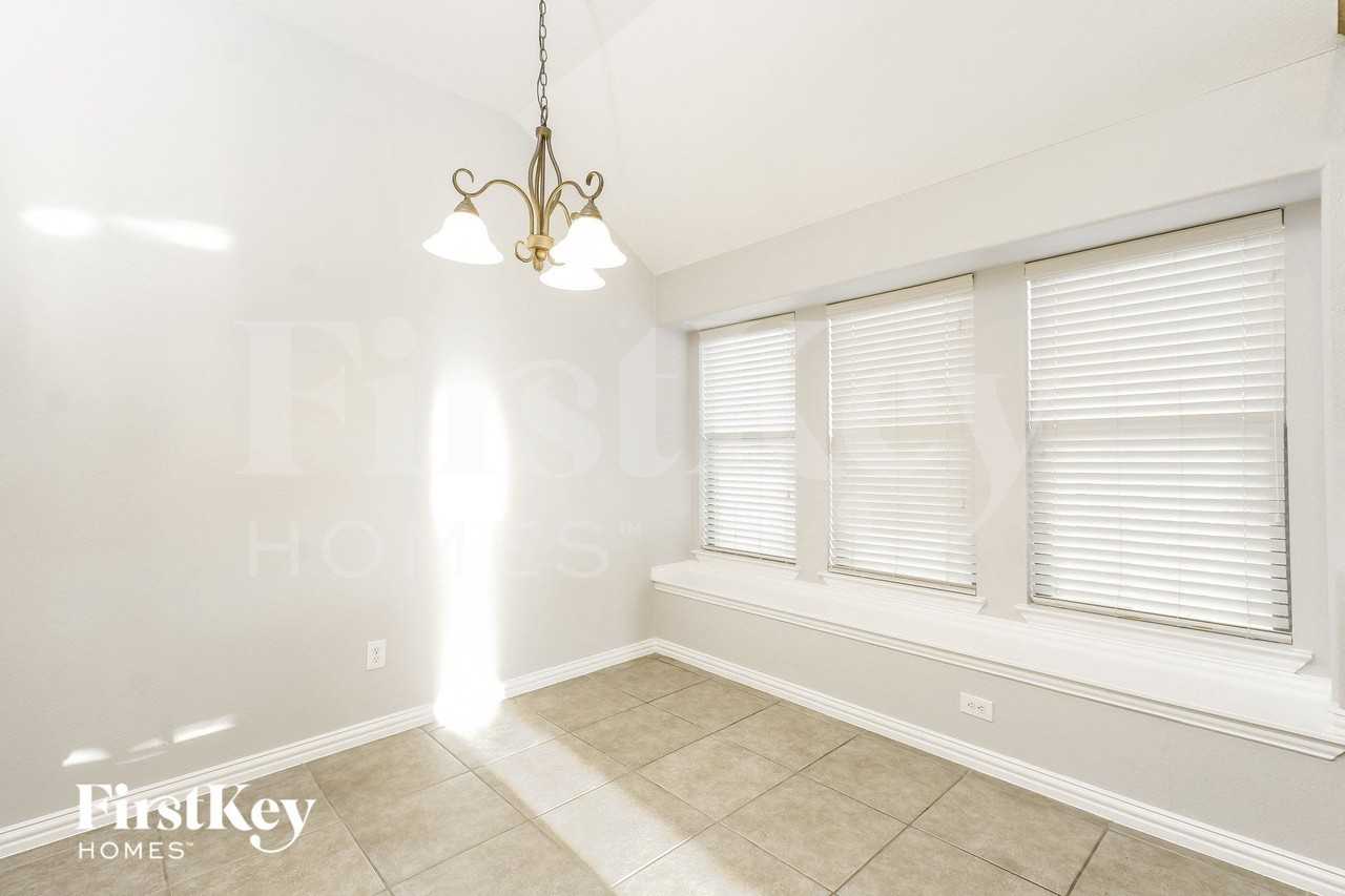 1601 Lake Pine Dr - Photo 5 of 16