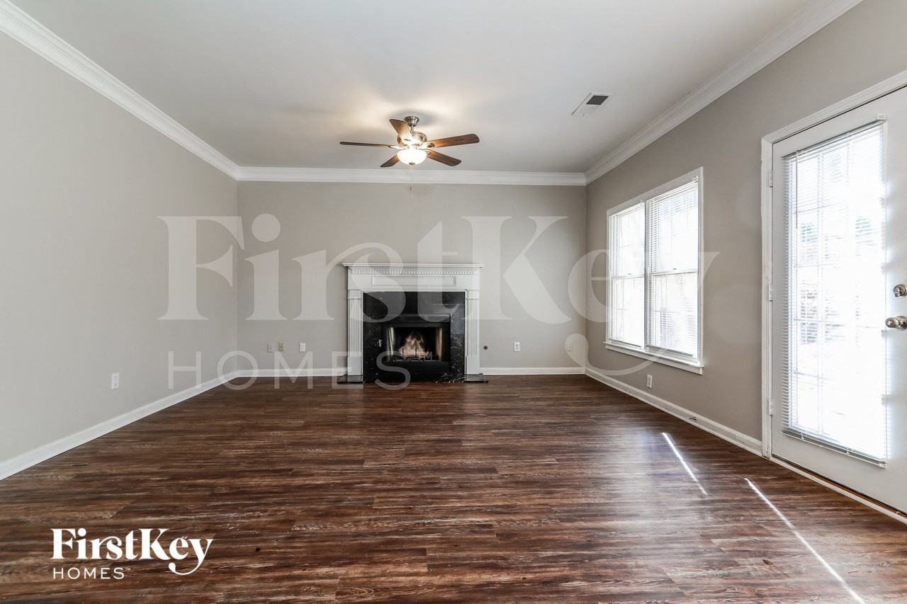 2190 Sugarbirch Dr - Photo 3 of 15