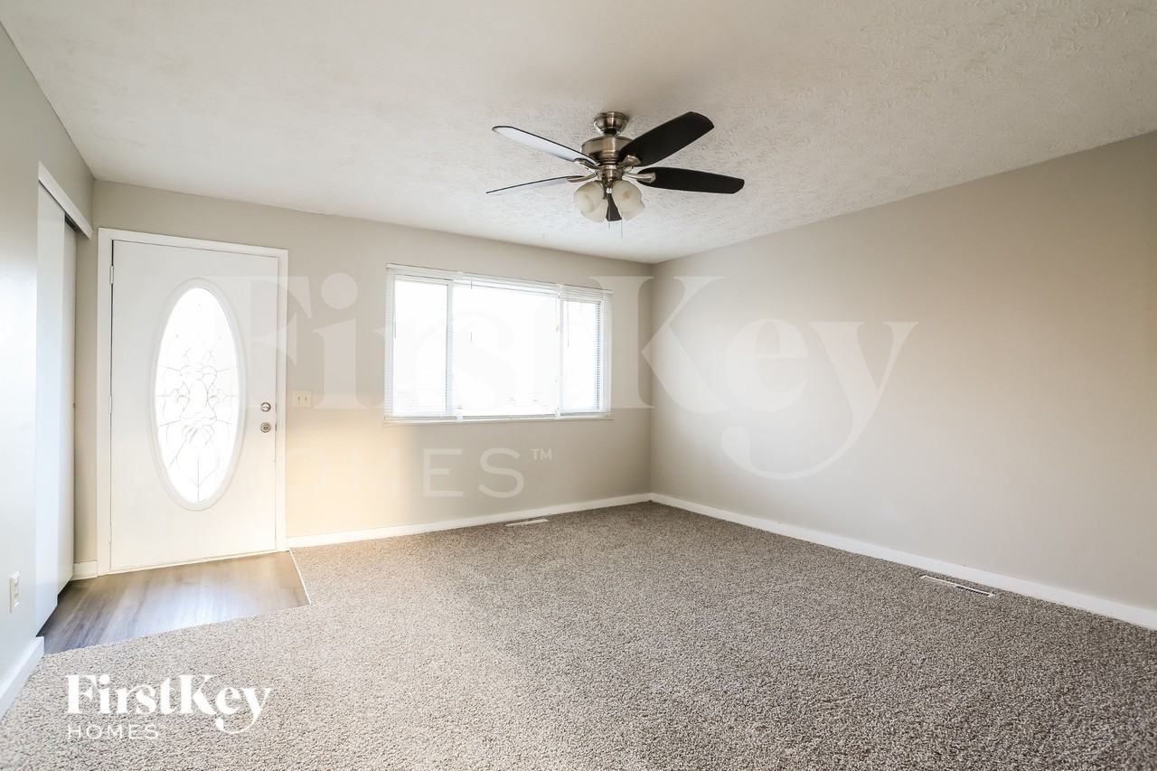 4609 Paxton Dr S - Photo 3 of 19