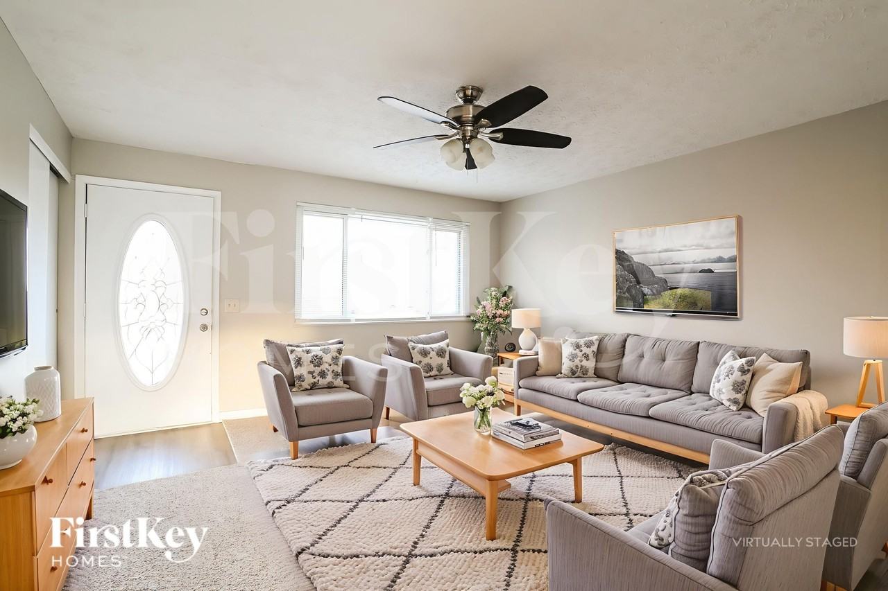 4609 Paxton Dr S - Photo 4 of 19