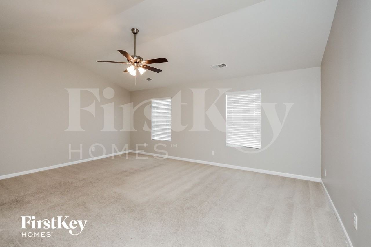 515 Oak Terrace Dr - Photo 7 of 15