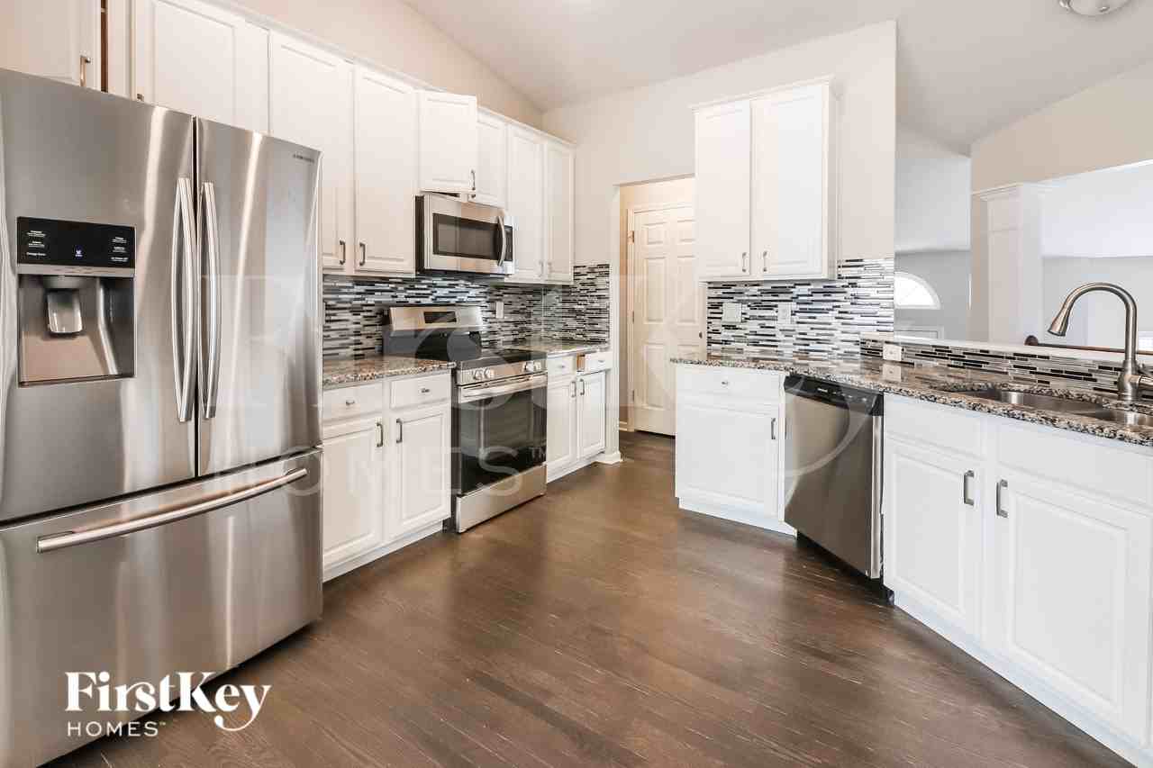 15140 West 157th Terrace - Photo 4 of 16