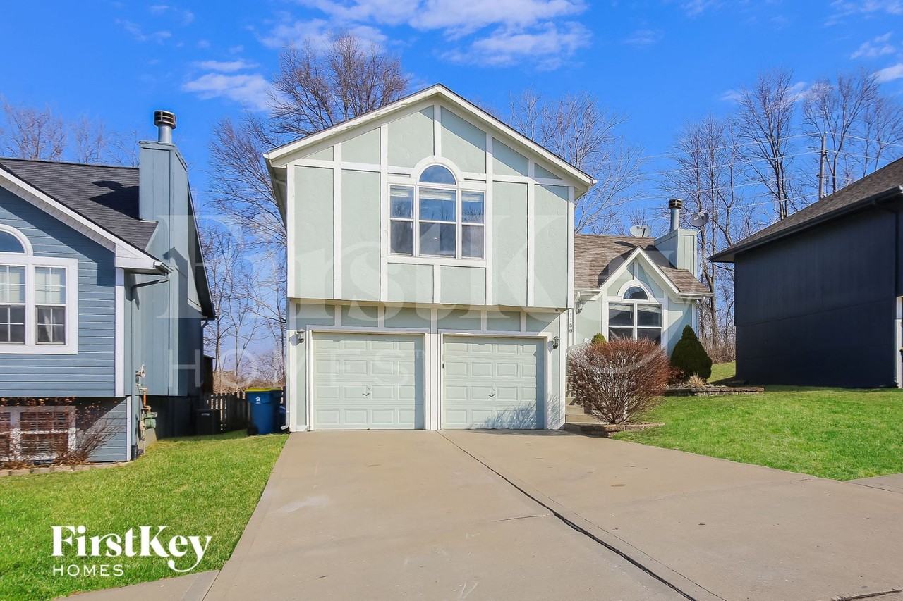 1158 Blue Bird Ln - Photo 2 of 15