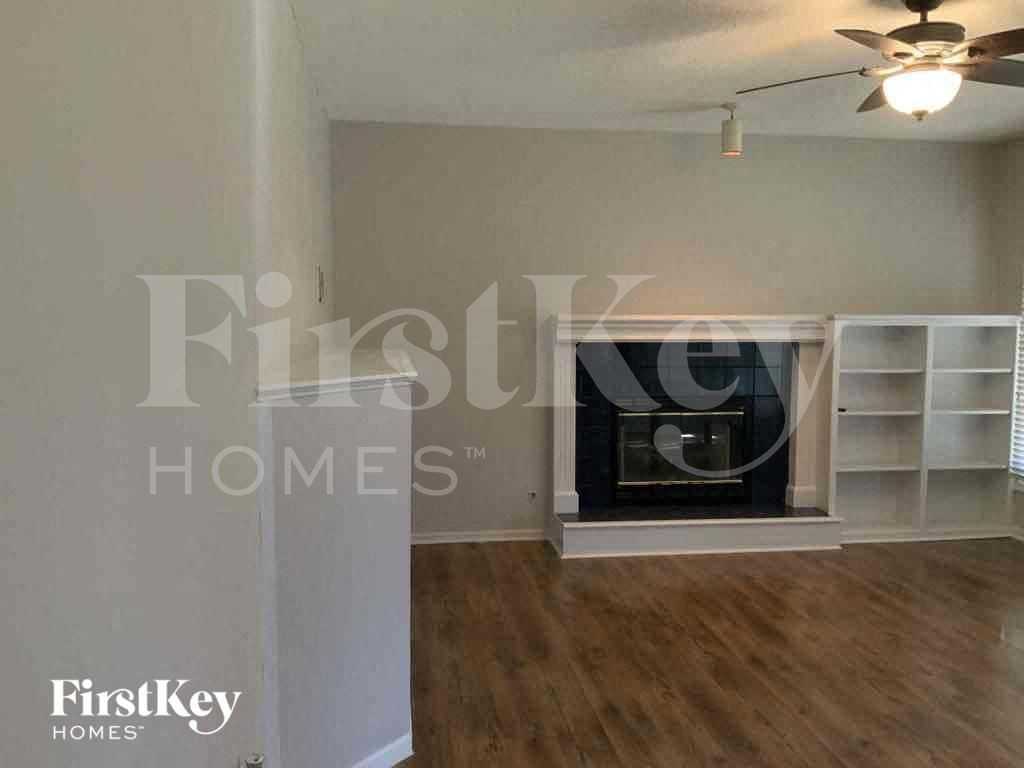 1409 Northeast 101st Terrace - Photo 2 of 24