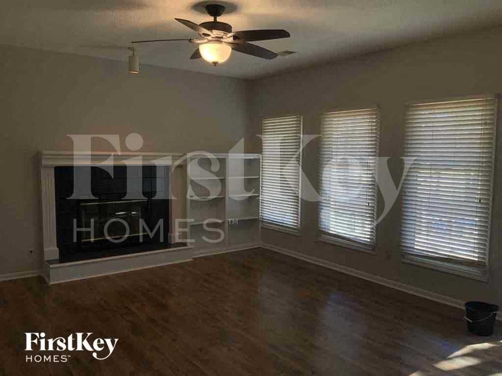 1409 Northeast 101st Terrace - Photo 3 of 24