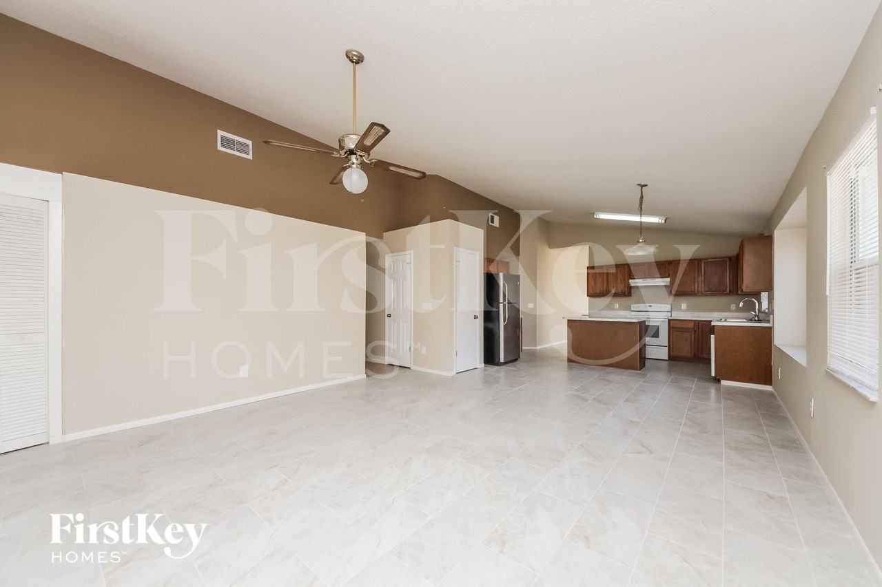 10272 Willowemac Court - Photo 3 of 15