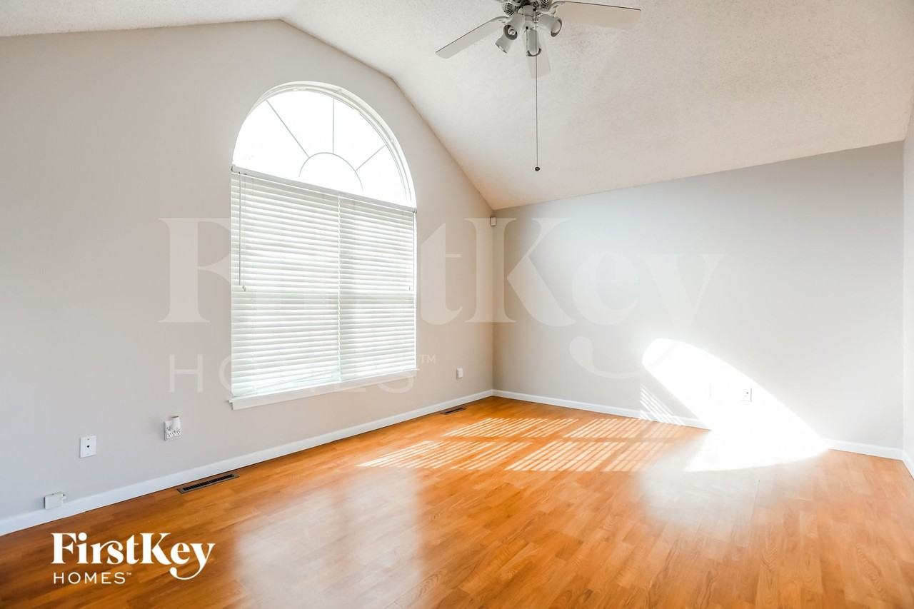 3506 Nw 85th Ter - Photo 3 of 15
