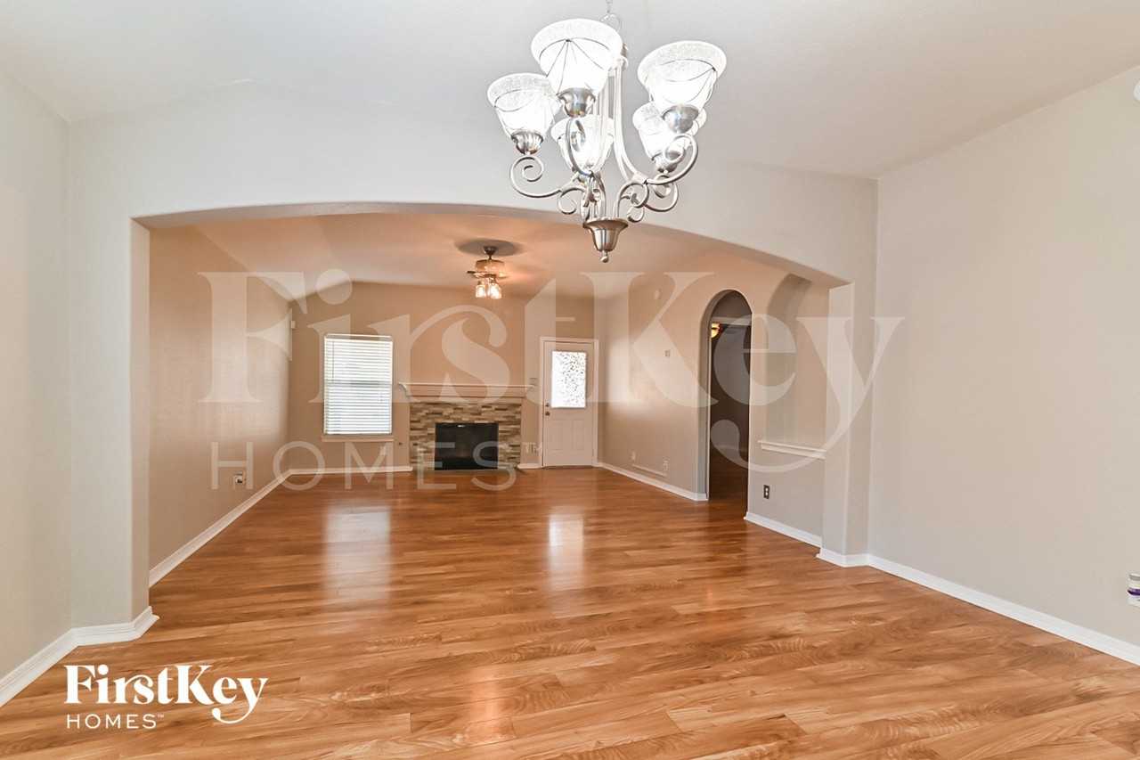 9907 Clanton Pines Dr - Photo 6 of 15