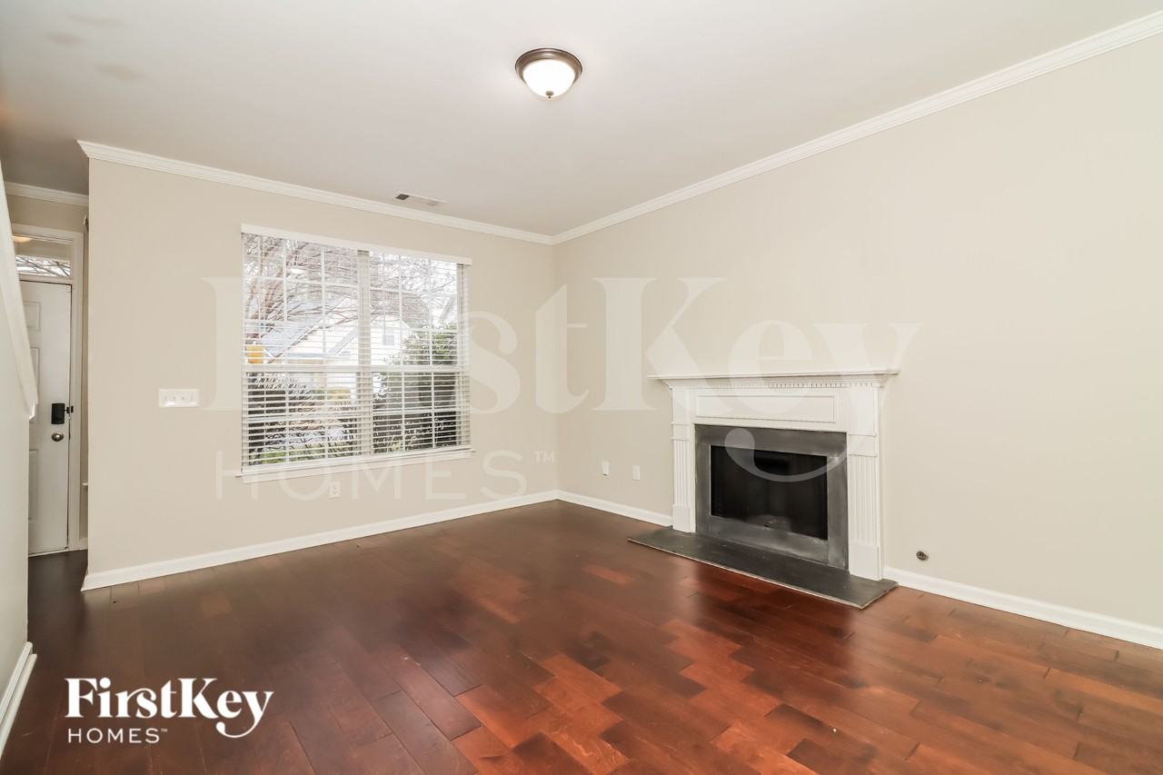 2026 Baramore Oaks Drive - Photo 3 of 19