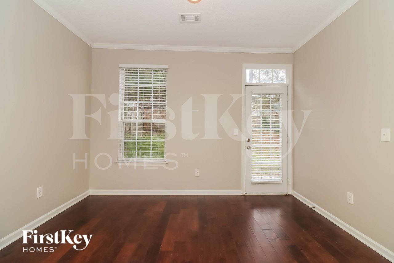 2026 Baramore Oaks Drive - Photo 5 of 19