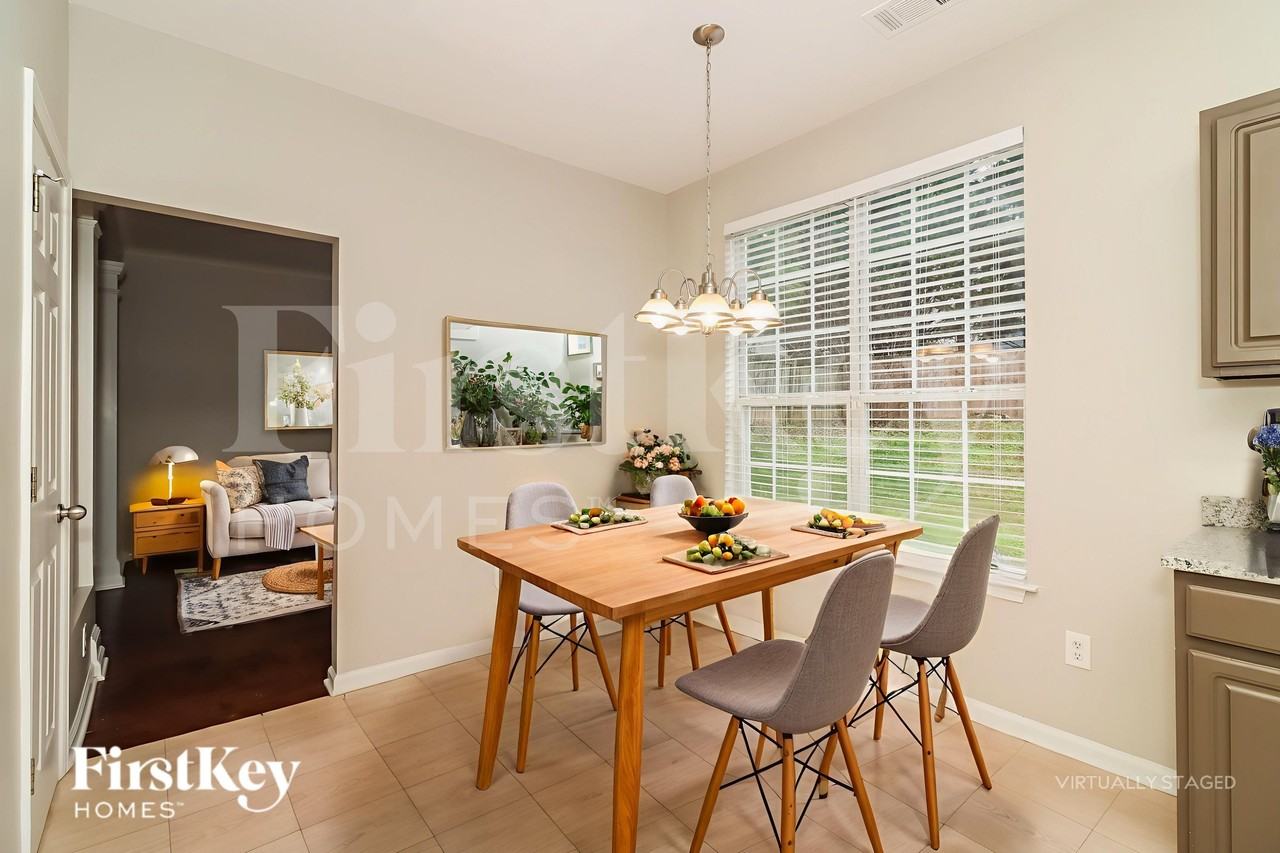 2026 Baramore Oaks Drive - Photo 7 of 19