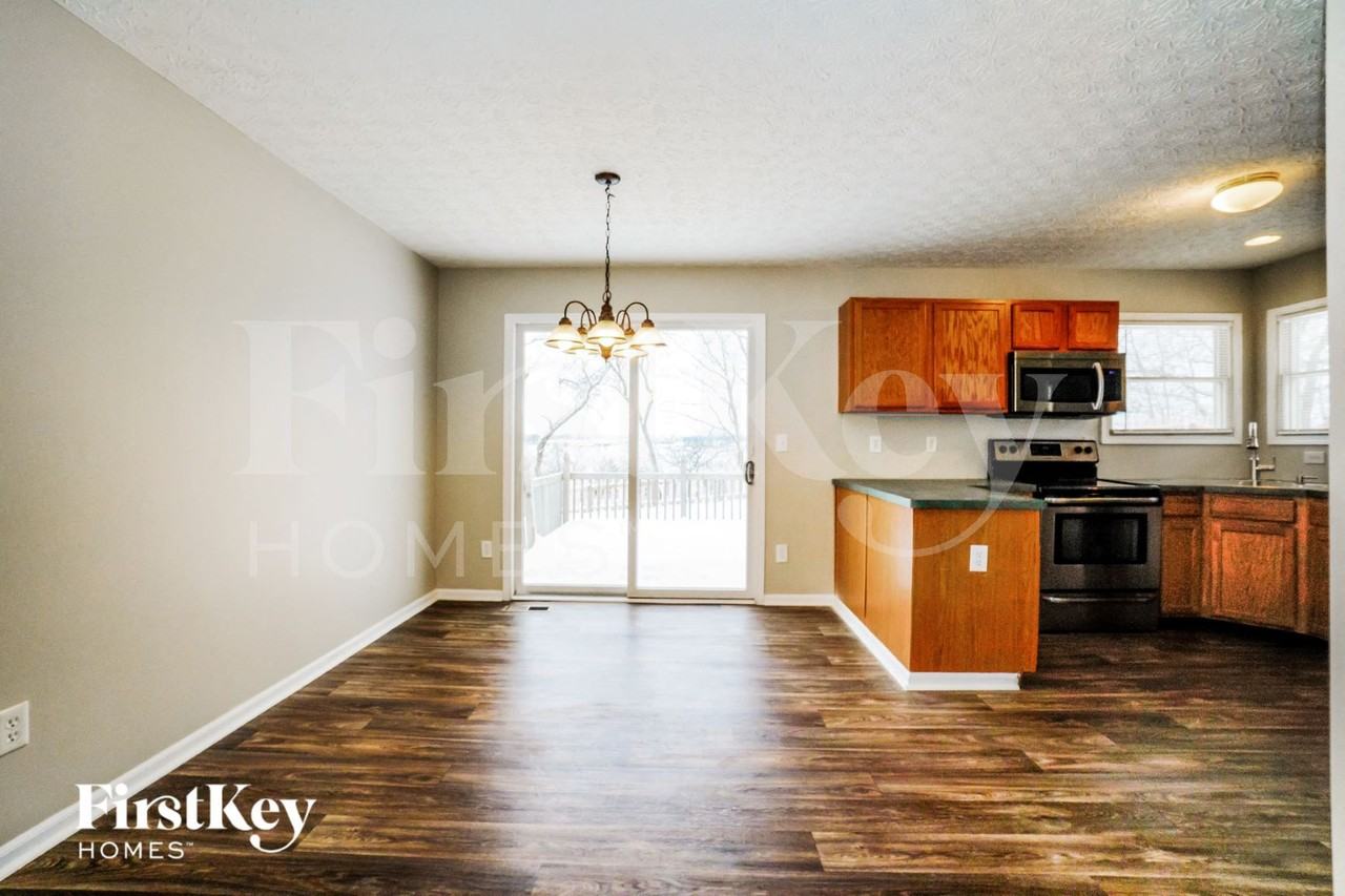 2775 Cross Creek Avenue - Photo 4 of 13