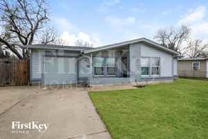 featured image of 816 Russell Lane