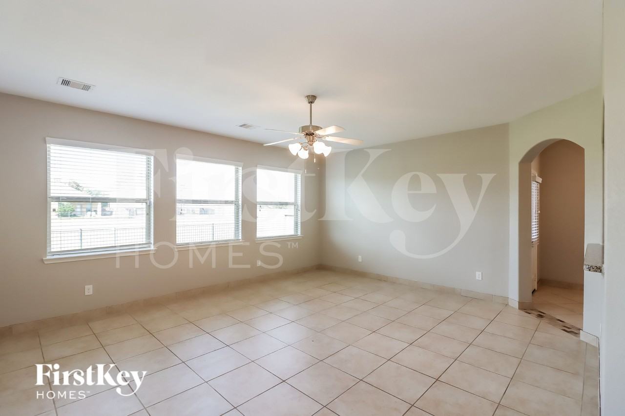 5906 Watford Bnd - Photo 3 of 15