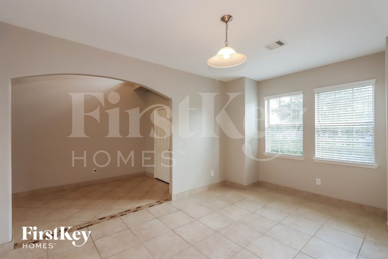 5906 Watford Bnd - Photo 5 of 15