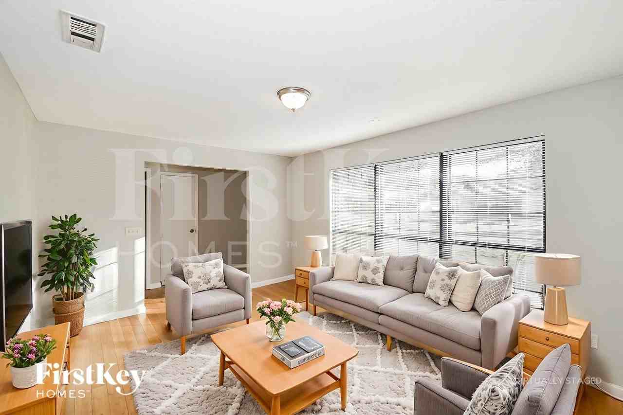 2462 Ridgecrest Avenue - Photo 3 of 19