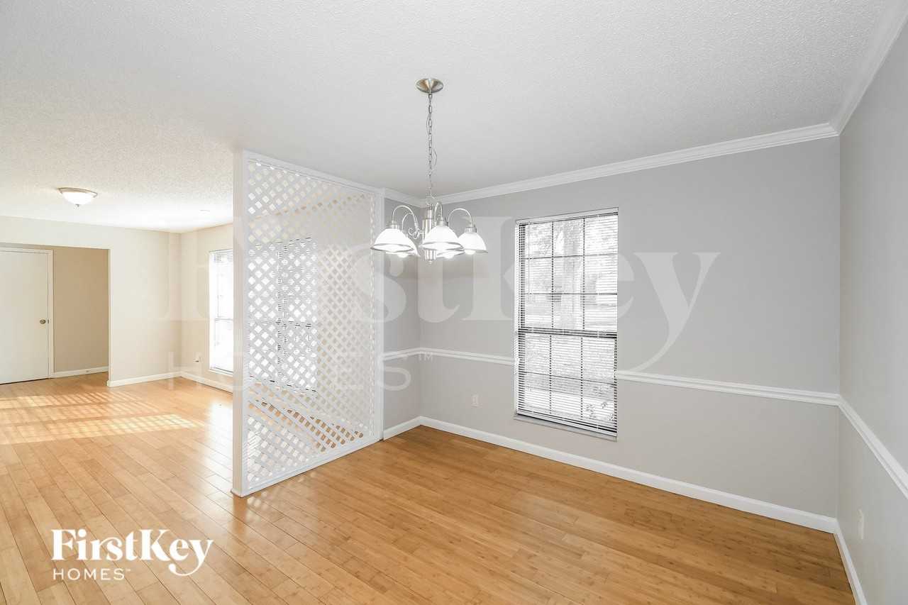 2462 Ridgecrest Avenue - Photo 5 of 19