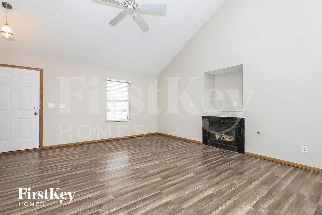 9186 Drum Pl - Photo 3 of 15