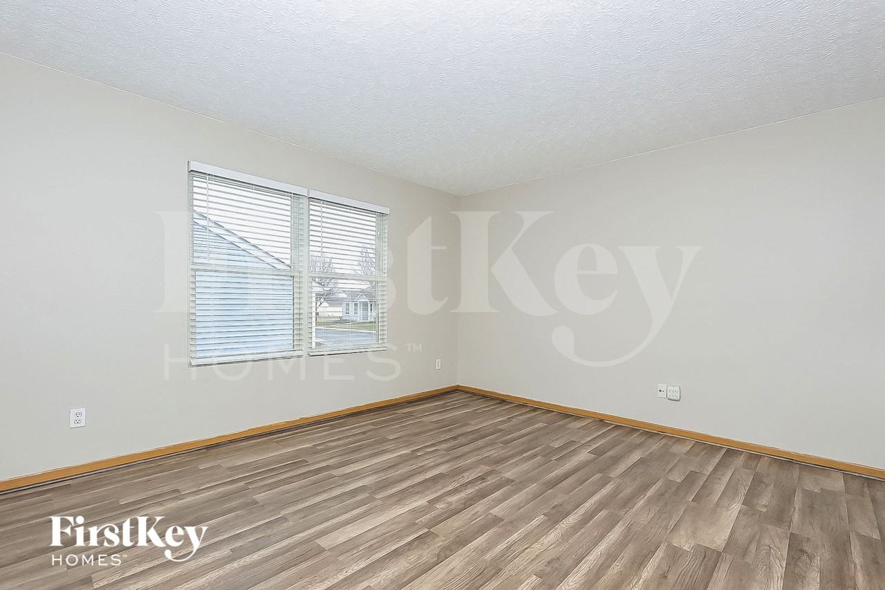 9186 Drum Pl - Photo 4 of 15