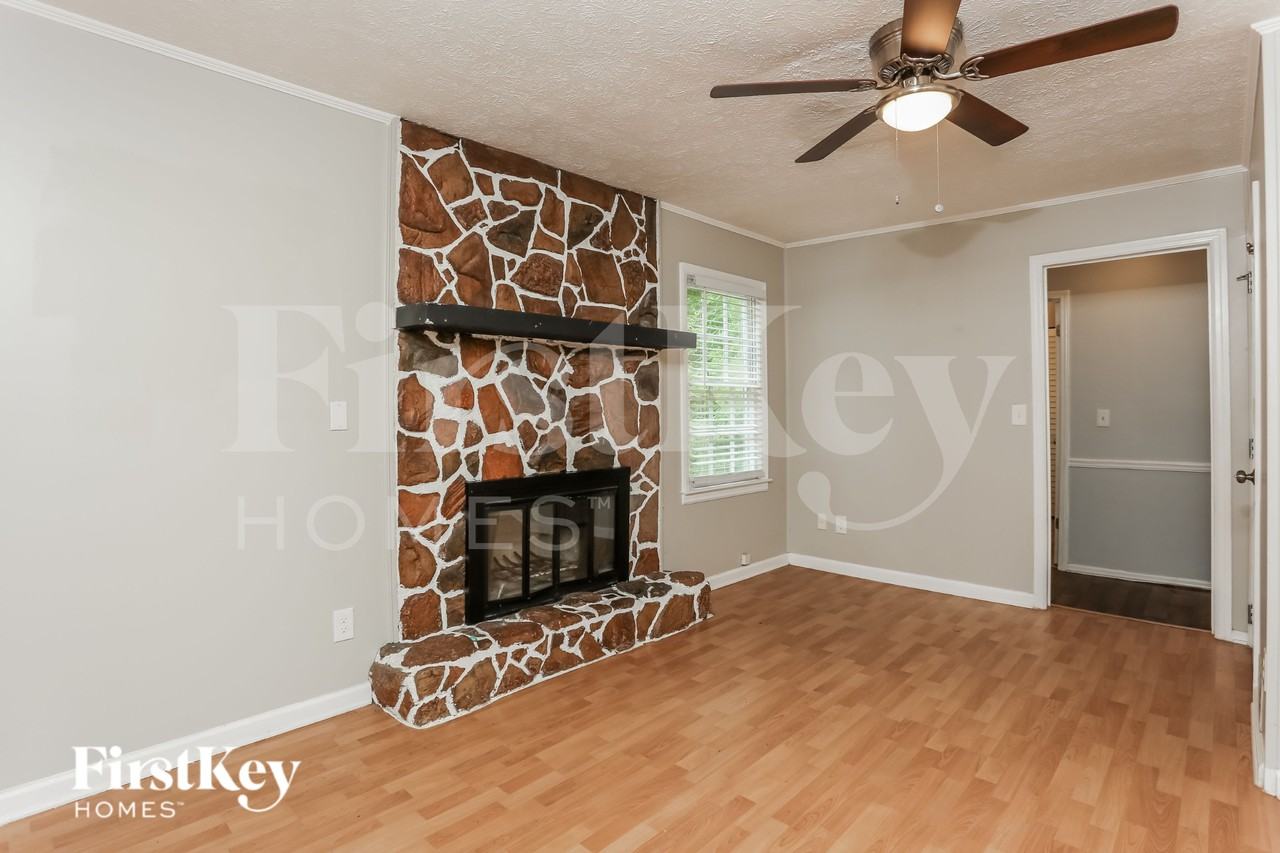 3120 Oak Dr - Photo 3 of 19