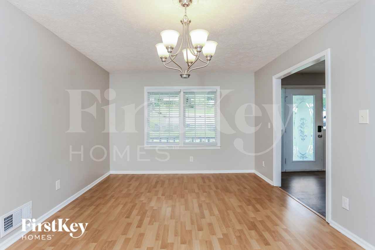 3120 Oak Dr - Photo 5 of 19