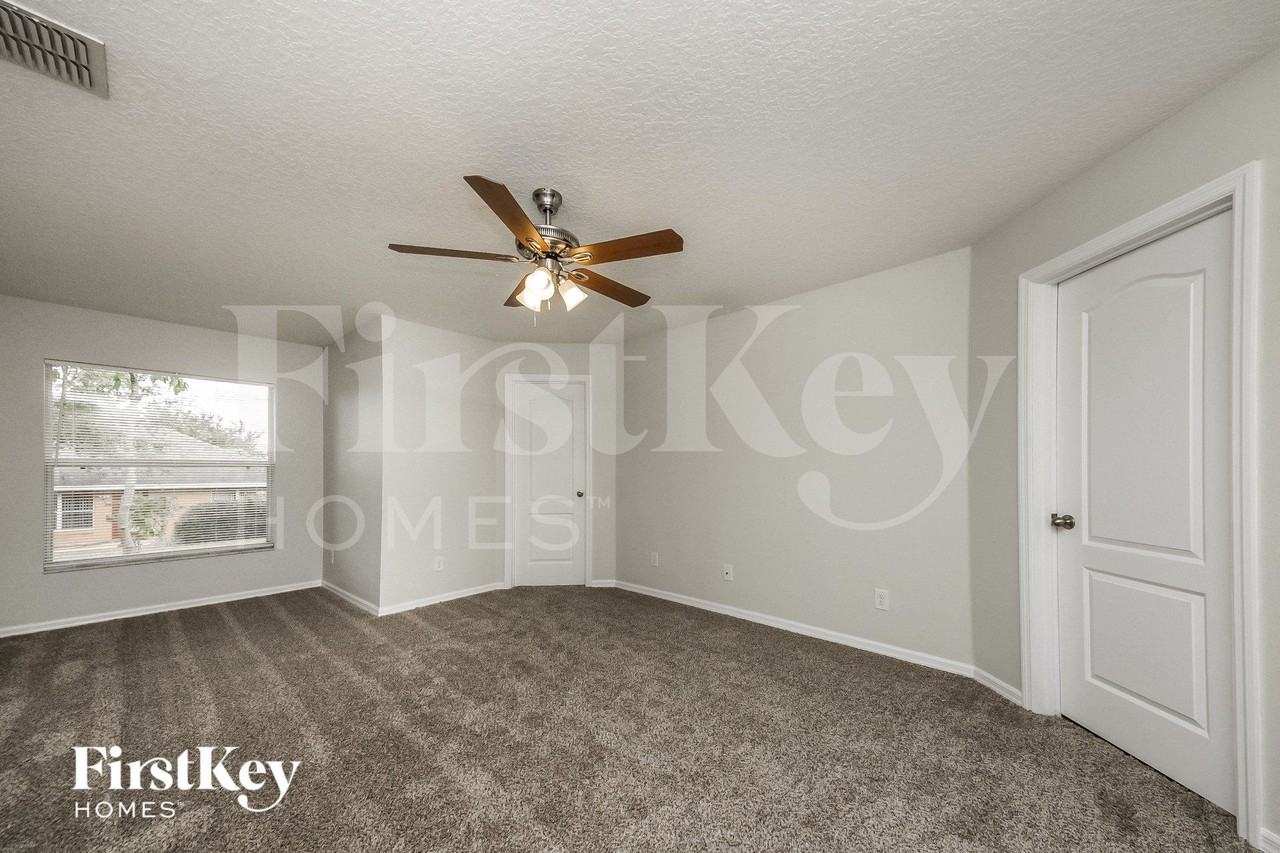 381 Maudehelen St - Photo 7 of 15