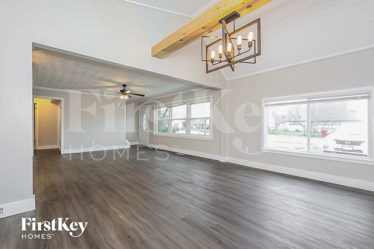 3976 Richard Ave - Photo 3 of 15