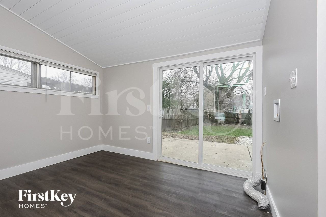 3976 Richard Ave - Photo 4 of 15