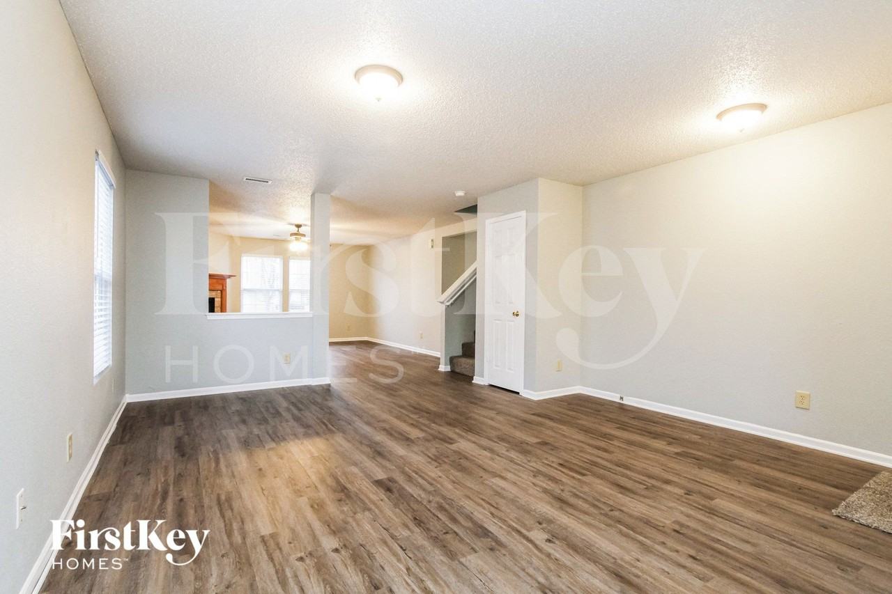 840 Olmsted Dr - Photo 2 of 15