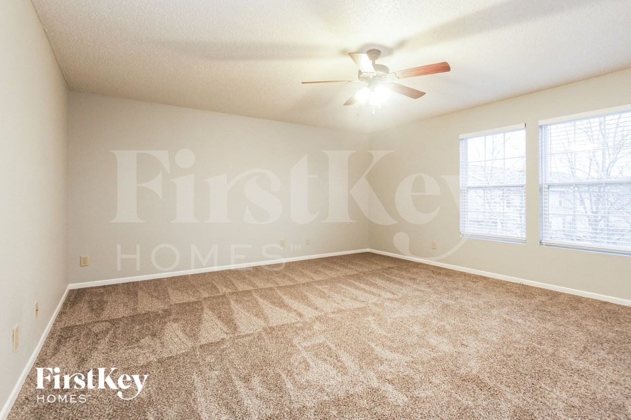 840 Olmsted Dr - Photo 6 of 15