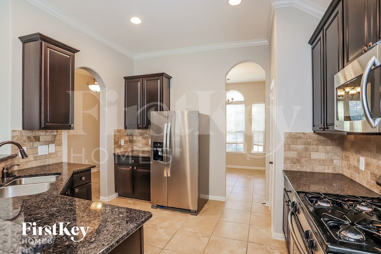 7426 Upland Mill Lane - Photo 7 of 15