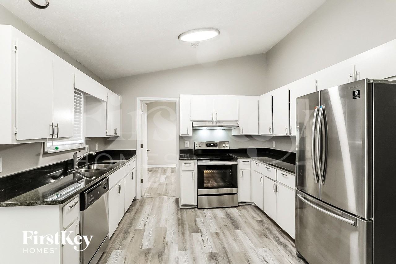 855 Lost Creek Cir - Photo 6 of 15