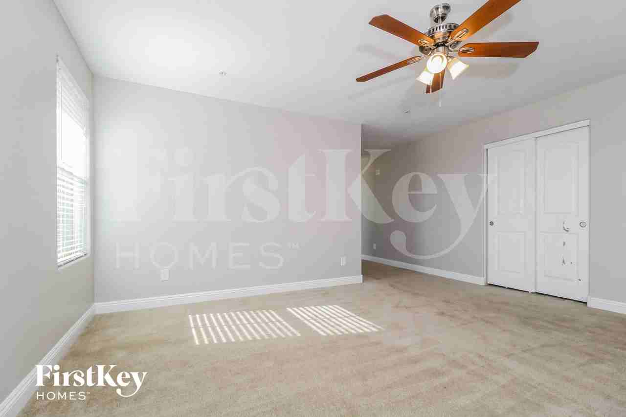 2903 N Clanton St - Photo 3 of 15