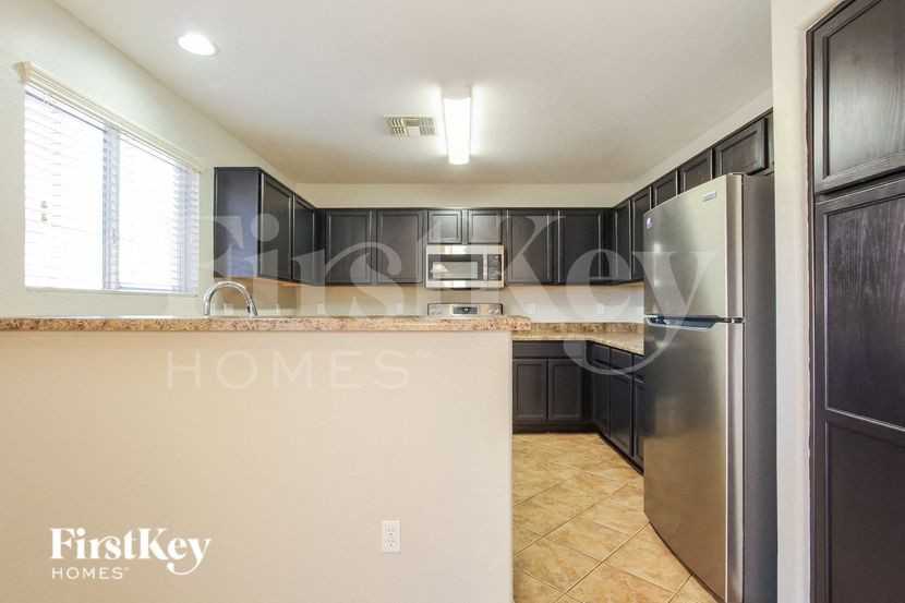 22352 W Tonto St - Photo 4 of 16