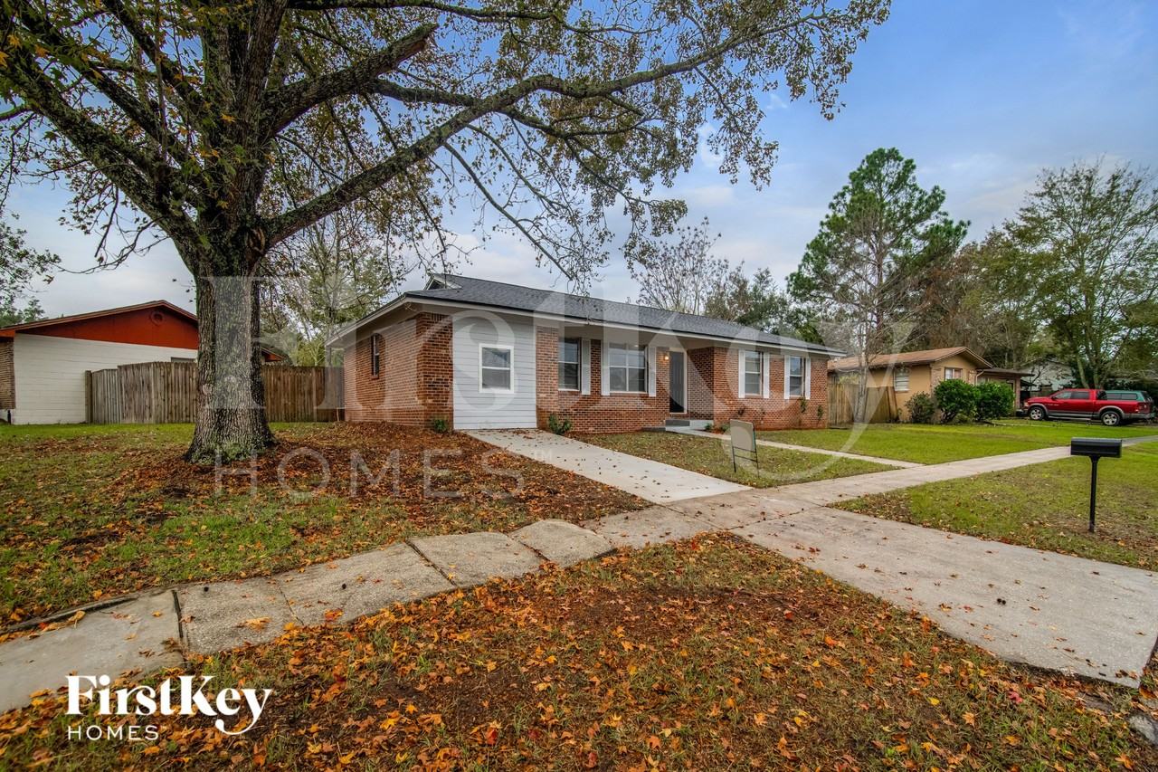 8704 Country Creek Blvd - Photo 2 of 15